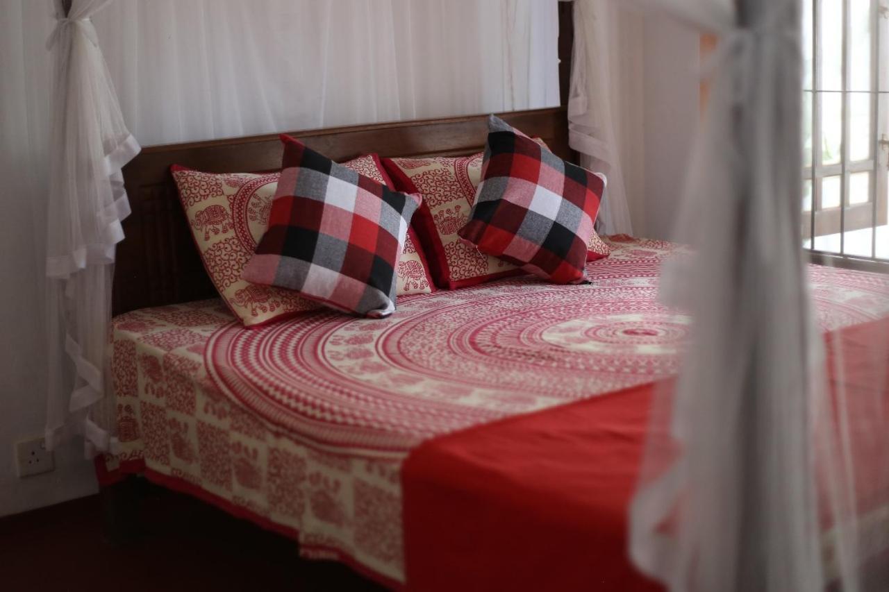 Bakery Family Guest House Мірісса Екстер'єр фото