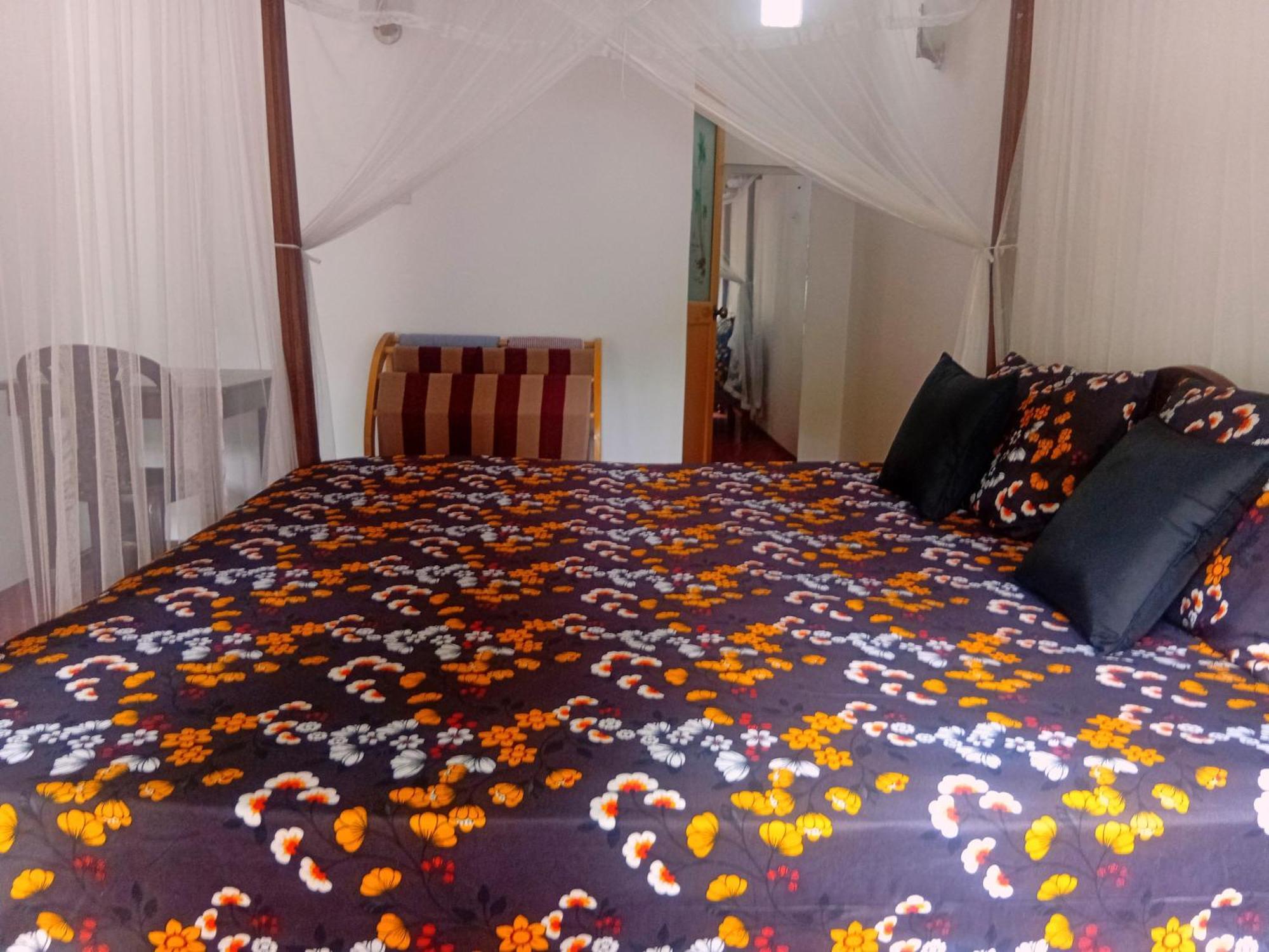 Bakery Family Guest House Мірісса Екстер'єр фото