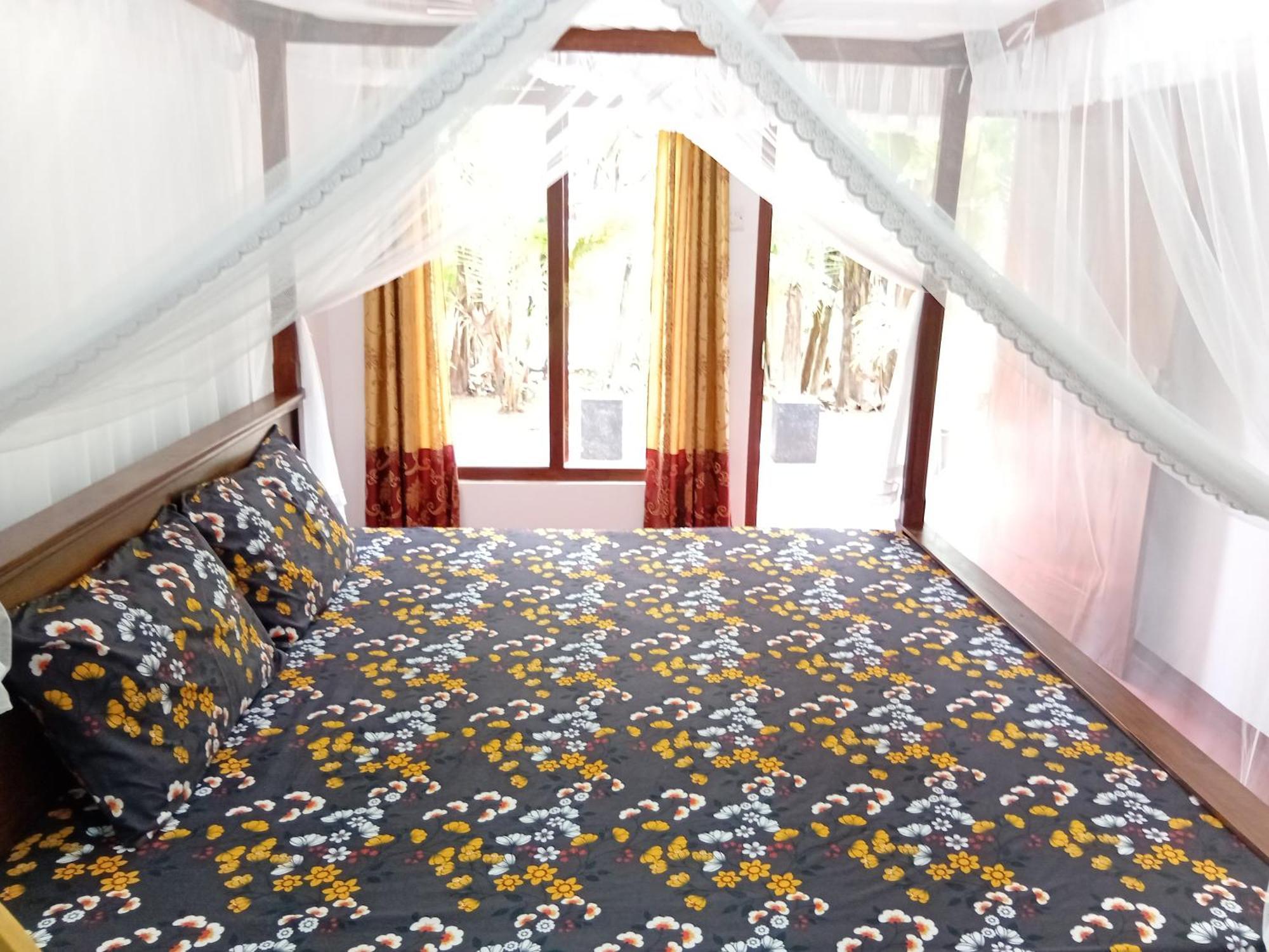Bakery Family Guest House Мірісса Екстер'єр фото